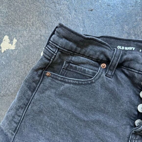 Old Navy Women’s Higher High-Rise Sky High A Line Denim Shorts Size 2 Casual - Picture 2 of 10